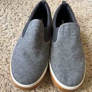 Old navy boys shoes size 6
